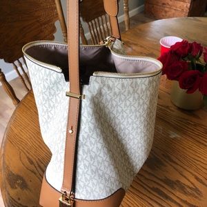 Micheal Kors shoulder bag/purse